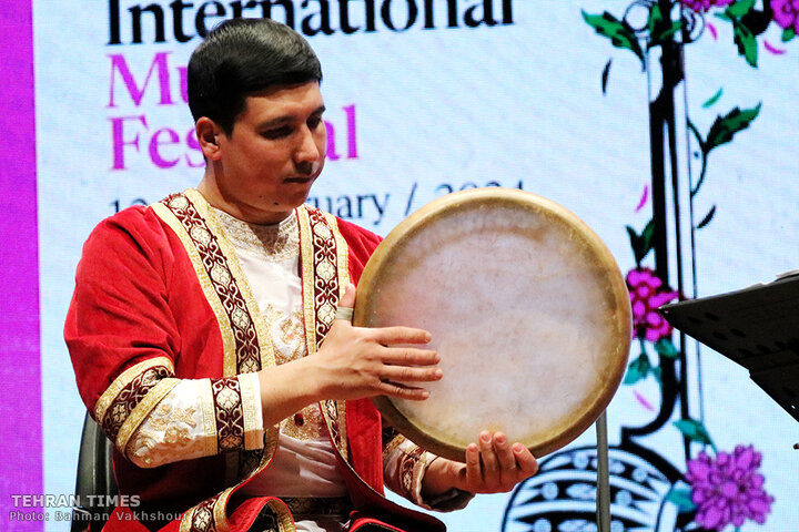 Tehran’s Roudaki Hall hosts Tajik musicians on 2nd day of 39th Fajr International Music Festival