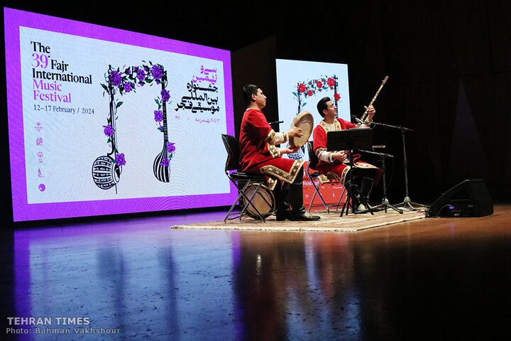 Tehran’s Roudaki Hall hosts Tajik musicians on 2nd day of 39th Fajr International Music Festival