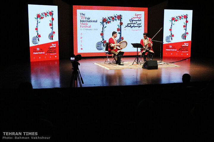 Tehran’s Roudaki Hall hosts Tajik musicians on 2nd day of 39th Fajr International Music Festival