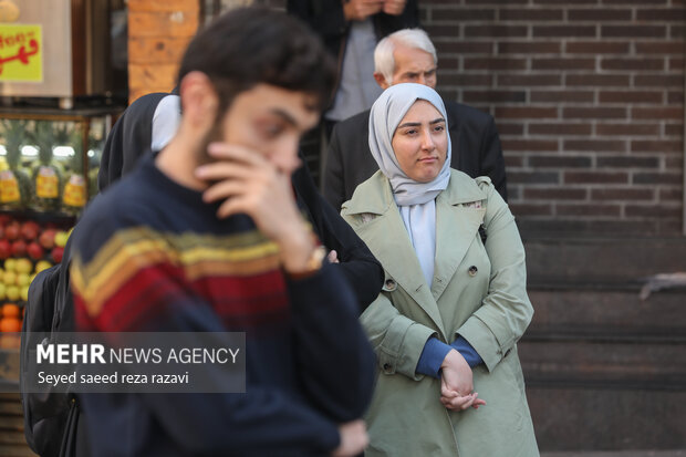 تریبون آزاد "صدای جمهور"، تریبون مردمی دانشجویان دانشگاه تهران پیرامون مشارکت در انتخابات مجلس بعدازظهر امروز ۲۵ بهمن ماه ۱۴۰۲ در میدان ولیعصر (عج) تهران برگزار شد