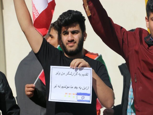 راه‌اندازی پویش«ما موندیم نه تو»درکردستان/همراهی نسل نو با انقلاب