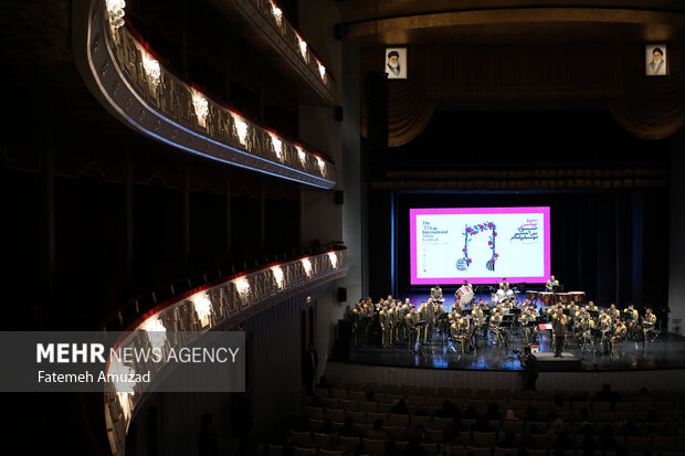 اجرای ارکستر رزم نوازان «ترنم فتح» در سومین شب سی و نهمین جشنواره موسیقی فجر