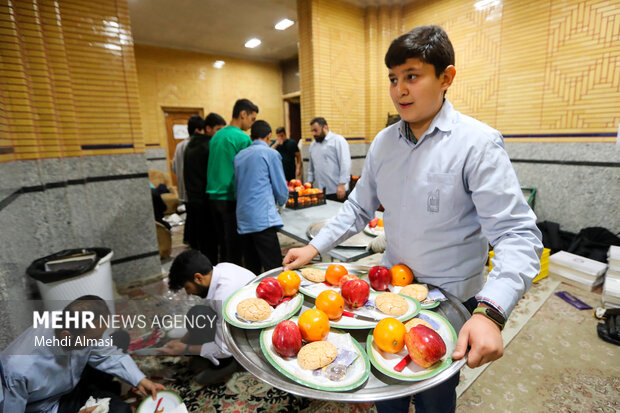 سنت شیرینی خوران در اعیاد شعبانیه