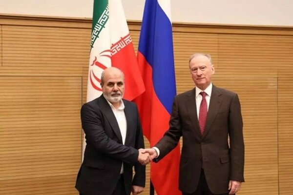 امين المجلس الأعلى للأمن القومي الإيراني يلتقي مع نظيره الروسي في بيشكيك