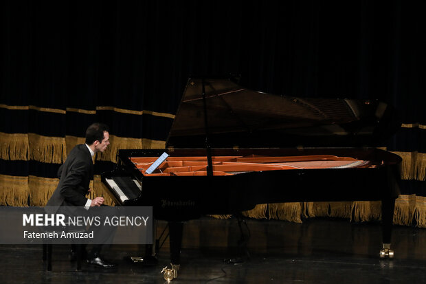 رسیتال پیانو موریس ارنست از کشور آلمان در پنجمین شب جشنواره موسیقی فجر