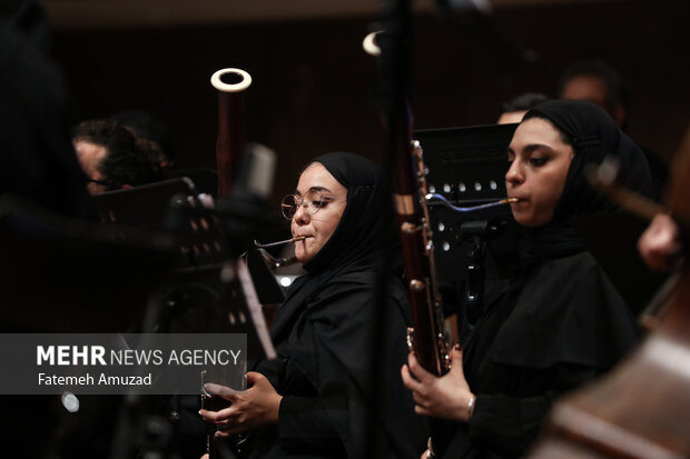 اجرای ارکستر بادی «راین» به رهبری امیرحسین محمدیان در پنجمین شب جشنواره موسیقی فجر