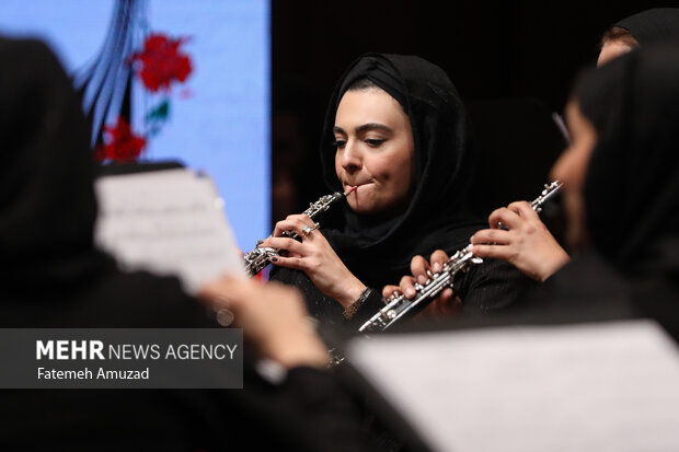 اجرای ارکستر بادی «راین» به رهبری امیرحسین محمدیان در پنجمین شب جشنواره موسیقی فجر