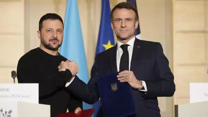 Macron ve Zelenskiy güvenlik garantilerine ilişkin ikili anlaşma imzaladı Macron ve Zelenskiy güvenlik garantilerine ilişkin ikili anlaşma imzaladı