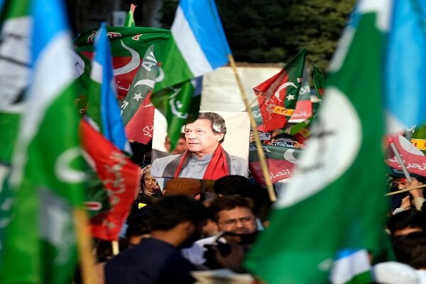 تظاهرات گسترده در پاکستان در اعتراض به نتایج انتخابات پارلمانی