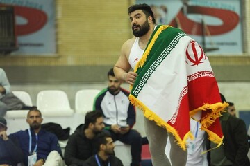 مردم و نیروهای مسلح آماده فدا کردن جان خود برای دفاع ازخاک ایران هستند