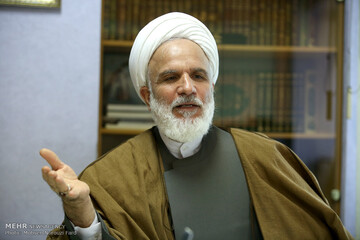 آیت الله محمدی عراقی از نمایشگاه رسانه‌های ایران بازدید کرد