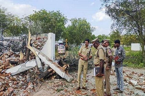 بھارت میں آتشبازی کا سامان تیارکرنے والی فیکٹری میں دھماکا، 9 افراد ہلاک