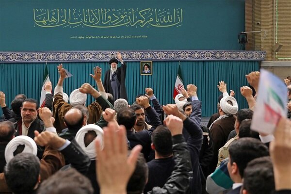 قائد الثورة: جبهة الاستكبار بلا شك ضد الانتخابات الإيرانية/على الجميع المشاركة في الانتخابات قائد الثورة: جبهة الاستكبار بلا شك ضد الانتخابات الإيرانية/على الجميع المشاركة في الانتخابات