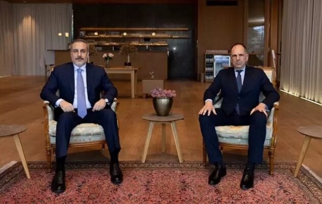 Fidan, Yunan mevkidaşı ile görüştü Fidan, Yunan mevkidaşı ile görüştü