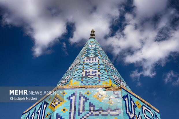 تخت فولاد"دومین آرامستان بزرگ جهان تشیع"
