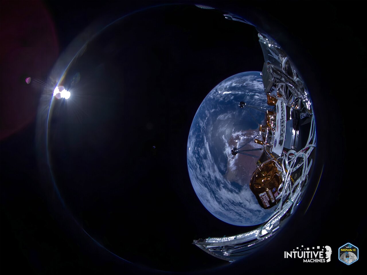 لندر ادیسه نخستین سلفی فضایی خود را به زمین فرستاد