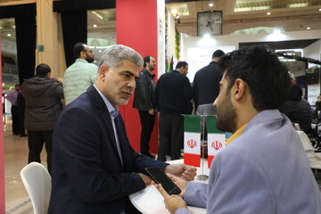 رئیس مرکز ارزشیابی آموزش و پرورش از غرفه خبرگزاری مهر بازدید کرد