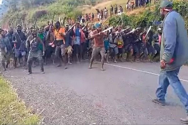 Papua Yeni Gine'deki kabile çatışmasında 53 kişi öldü