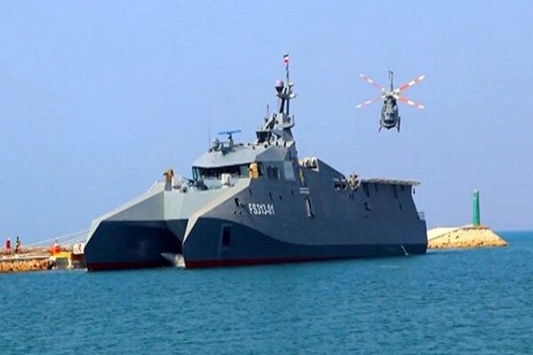 İran'ın yerli yapımı iki savaş gemisi ülke Donanması'na teslim edildi