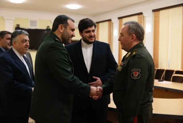 مساعد وزير الدفاع الإيراني يصل بيلاروسيا ويلتقي وزير دفاعها