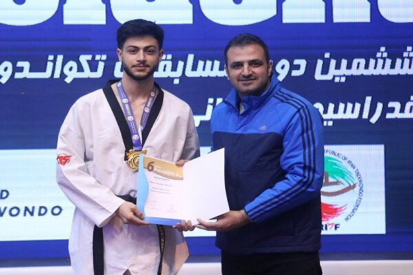 جام قهرمانی روی دستان مردان ایران 2