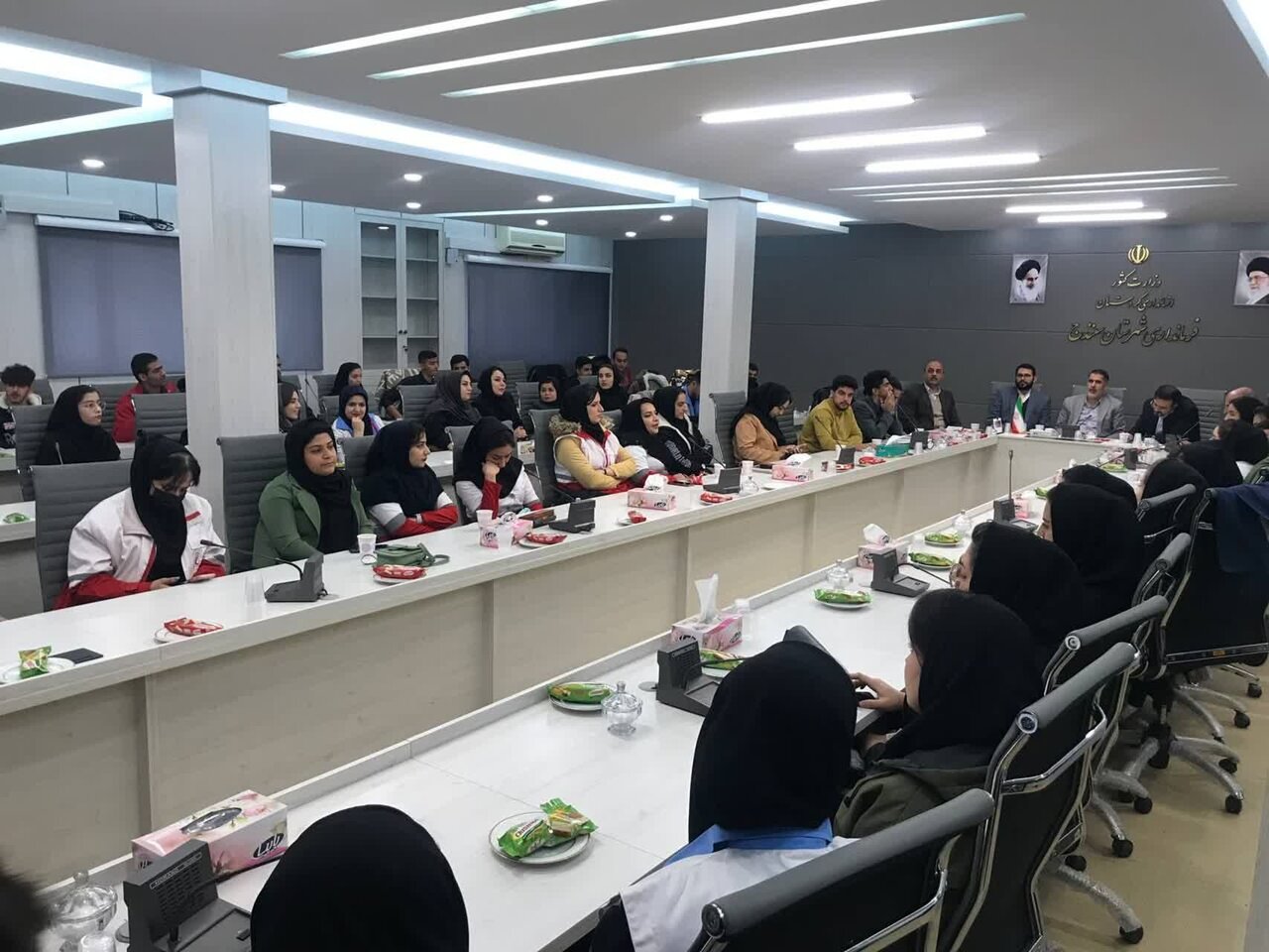 استفاده از حلقههای میانی برای مشارکت در انتخابات ضروری است