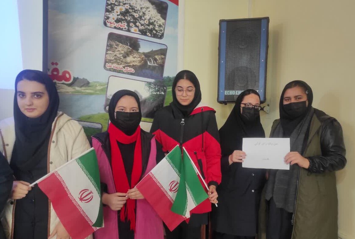 رأی اولی ها؛ ما برای عزت وطن می آییم