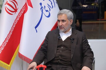 عضو مجلس خبرگان رهبری از غرفه خبرگزاری مهر بازدید کرد