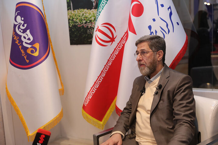 آوینی استفاده از سینما را از باب «اکل میته» مجاز میدانست