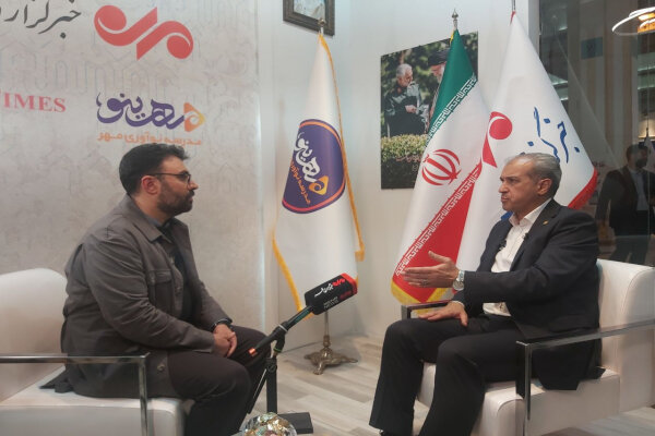 معاون فنی‌وعمرانی شهرداری تهران از غرفه خبرگزاری مهر بازدید کرد
