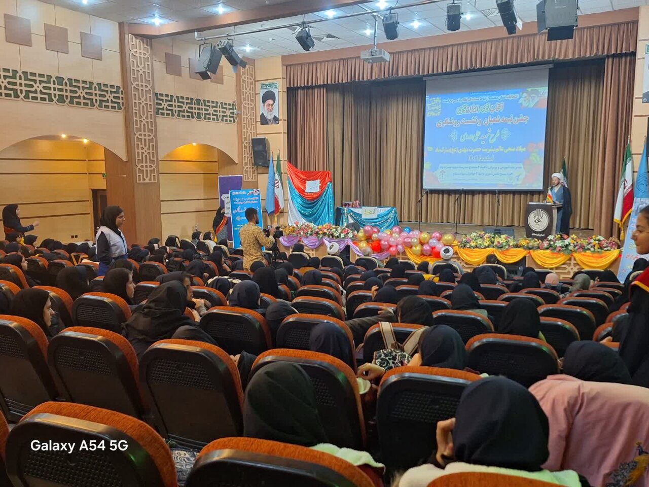 نشست روشنگری با موضوع انتخابات در سنندج برگزار شد