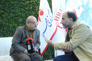 حضور رییس دانشگاه علوم پزشکی شهید بهشتی در غرفه مهر
