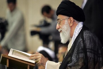 قائد الثورة الإسلامية يستقبل المشاركين في المسابقة الدولية للقرآن الكريم