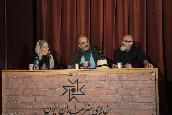 بررسی «دیکته» داود رشیدی/اثری که بعد از ۵۵ سال حرف برای گفتن دارد بررسی «دیکته» داود رشیدی/اثری که بعد از ۵۵ سال حرف برای گفتن دارد