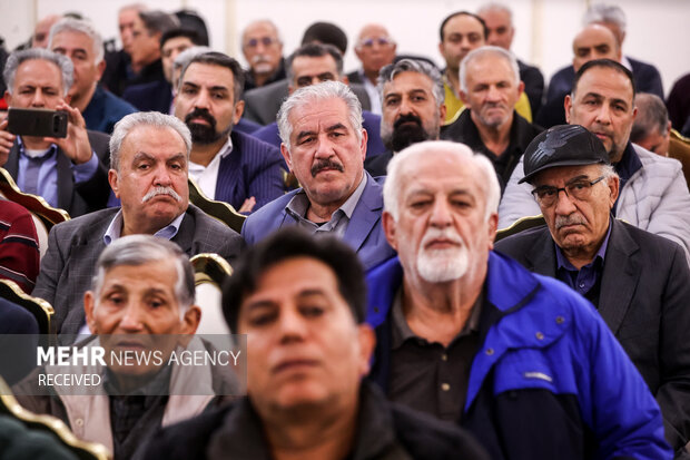 نشست صمیمی جمعی از پیشکسوتان و فعالان ورزش کشور با رئیس مجلس