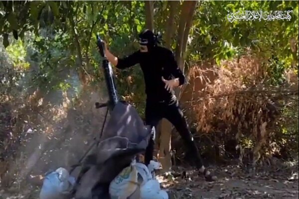 فلسطینی مجاہدین کا صہیونی فورسز پر مارٹر حملہ، ویڈیو