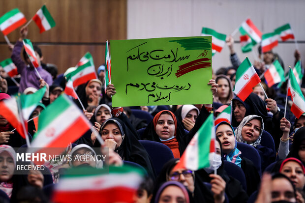 گردهمایی دختران جوان محلات و دانشگاه‌های تهران با حضور رئیس مجلس