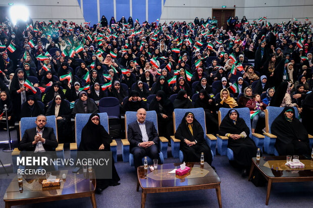 گردهمایی دختران جوان محلات و دانشگاه‌های تهران با حضور رئیس مجلس