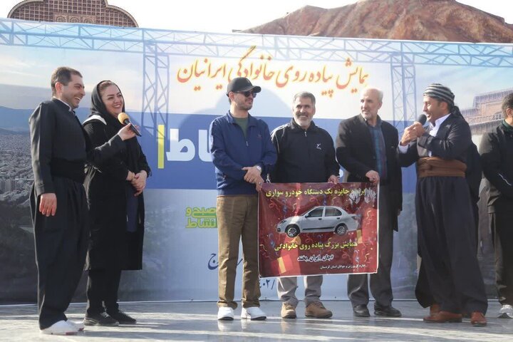 صبحی به سرزندگی ورزش دوستان/همایش پیادهروی خانوادگی در سنندج