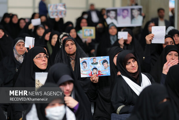 دعوتی متفاوت برای حضور در انتخابات/ «اسوهها» از «حماسه» میگویند