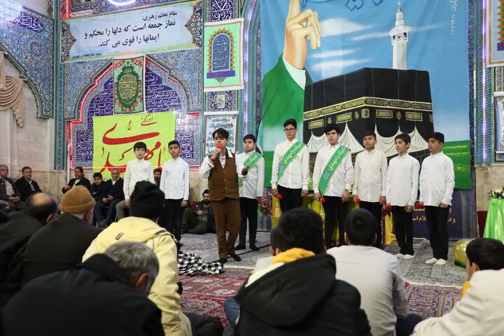 «تلألو نور انتظار» در آسمان سمنان/ مردم نیمه شعبان را جشن گرفتند