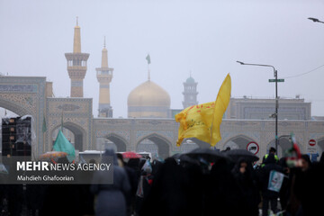 مشہد، جشن نیمہ شعبان، شہر میں چراغاں، برفانی موسم میں درگاہ امام رضا پر عقیدت کے پھول نچھاور
