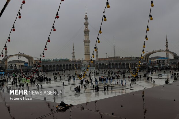 مسجد مقدس جمکران در روز نیمه شعبان