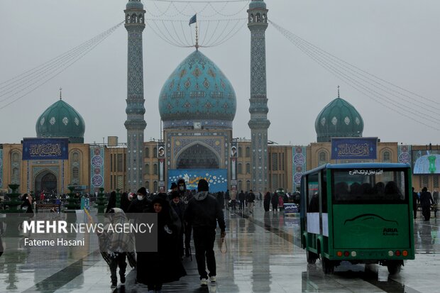 مسجد مقدس جمکران در روز نیمه شعبان