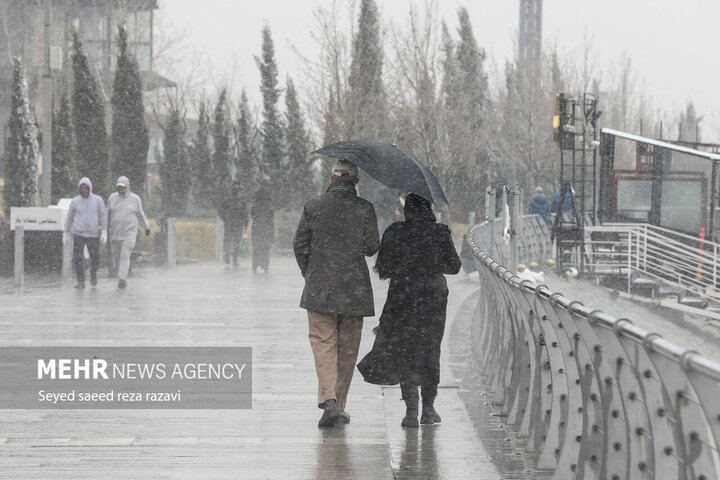Tahran'da kar yağışı