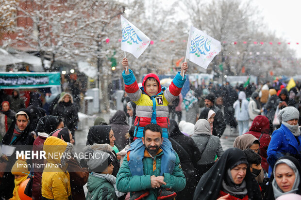 جشن ۱۵ کیلومتری میلاد منجی در همدان