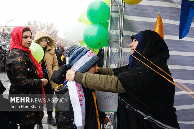 جشن ۱۵ کیلومتری میلاد منجی در همدان