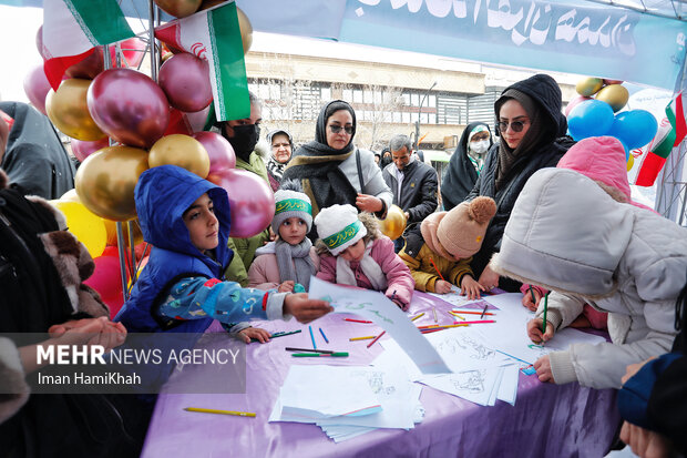 جشن ۱۵ کیلومتری میلاد منجی در همدان