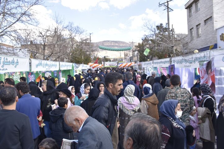 تصاویری از حضور باشکوه مردم ایلام در جشن خیابانی نیمه شعبان 