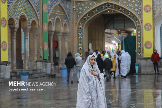 حال و هوای حرم حضرت عبدالعظیم (ع) حسنی در روز نیمه شعبان